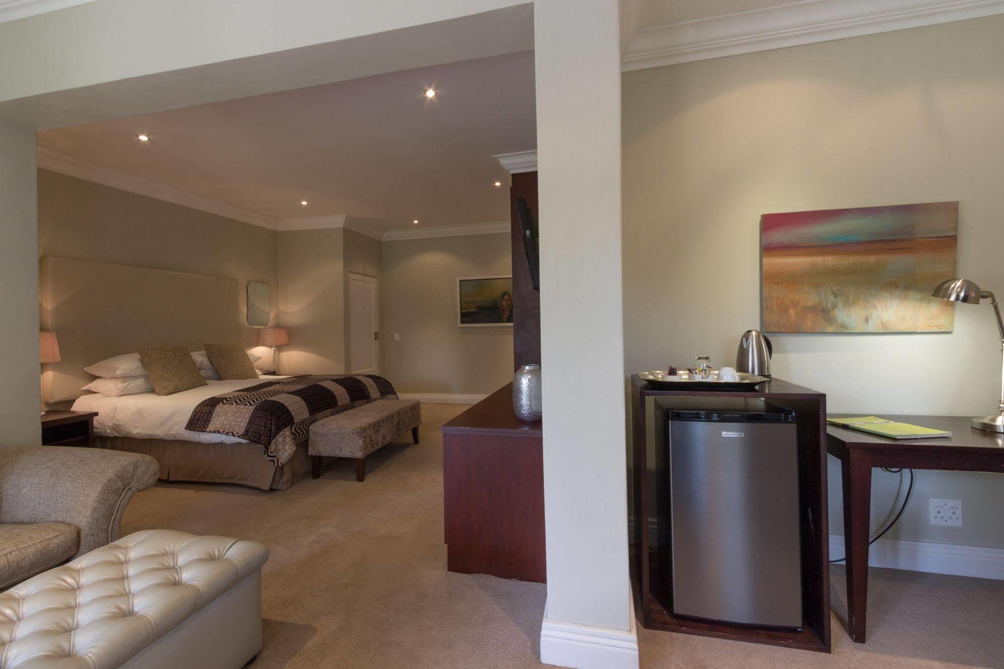 Q On First Guesthouse Johannesburg Esterno foto