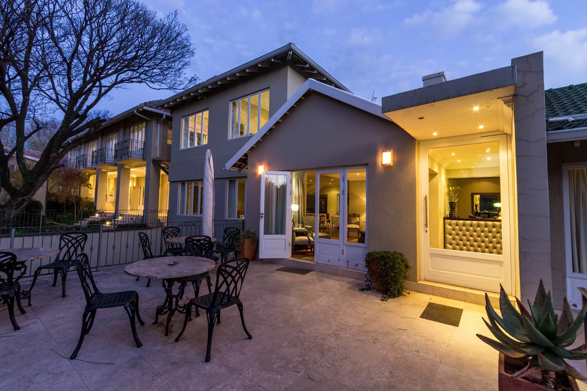 Q On First Guesthouse Johannesburg Esterno foto