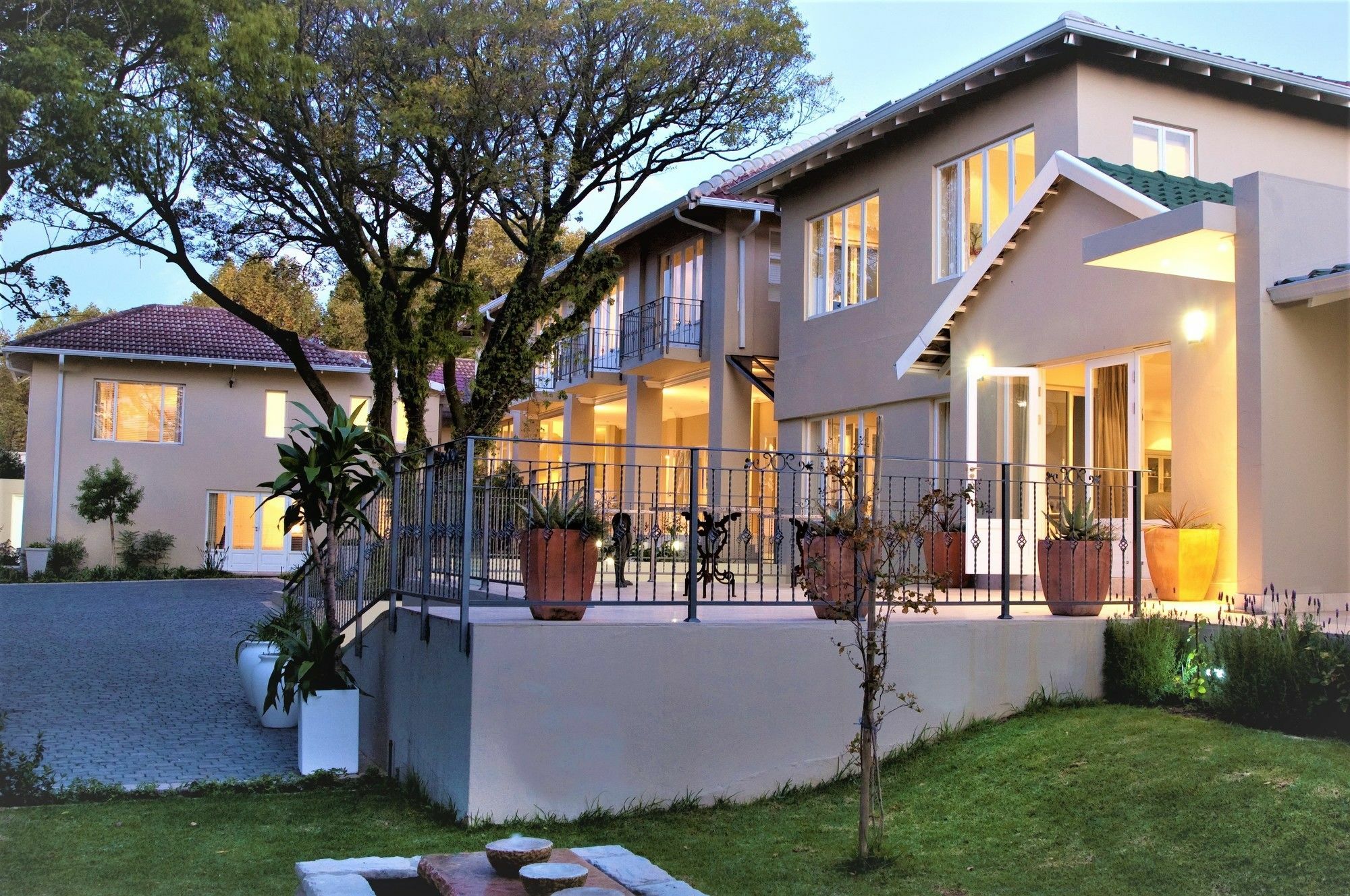 Q On First Guesthouse Johannesburg Esterno foto